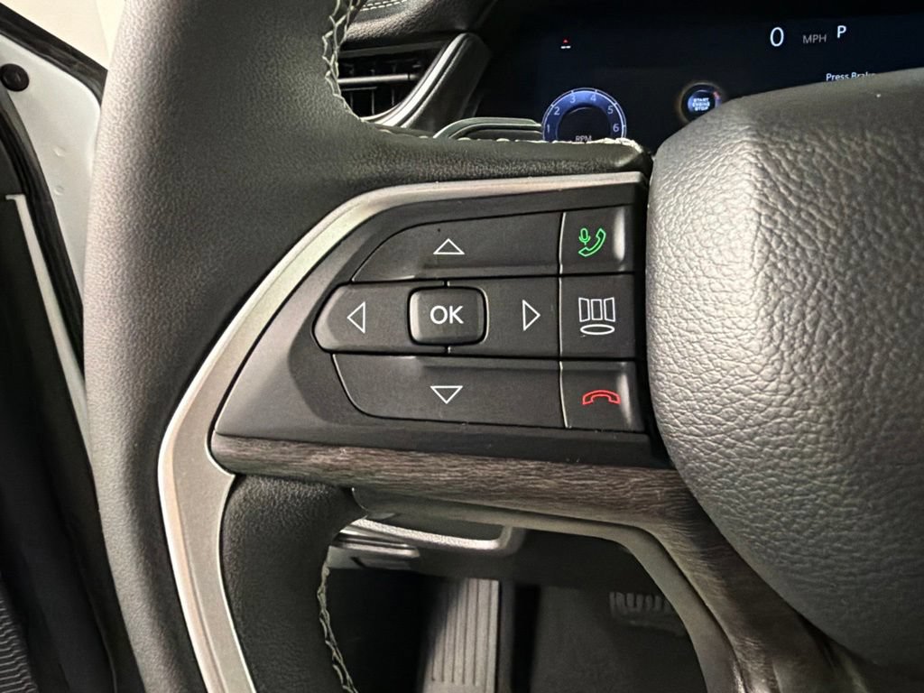 Used 2025 Jeep Grand Cherokee L Limited w/ Luxury Tech Group II AWD/4WD image 19