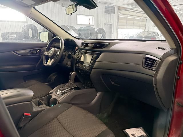 Used 2019 Nissan Rogue SV AWD/4WD image 12