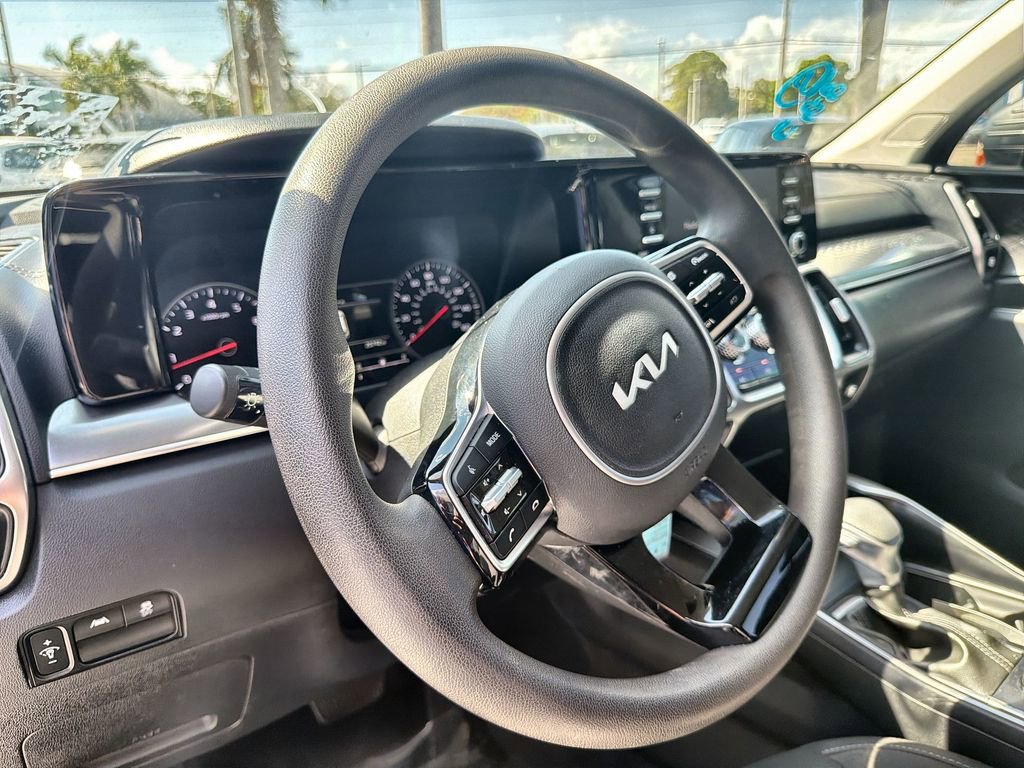 Used 2023 Kia Sorento LX image 20