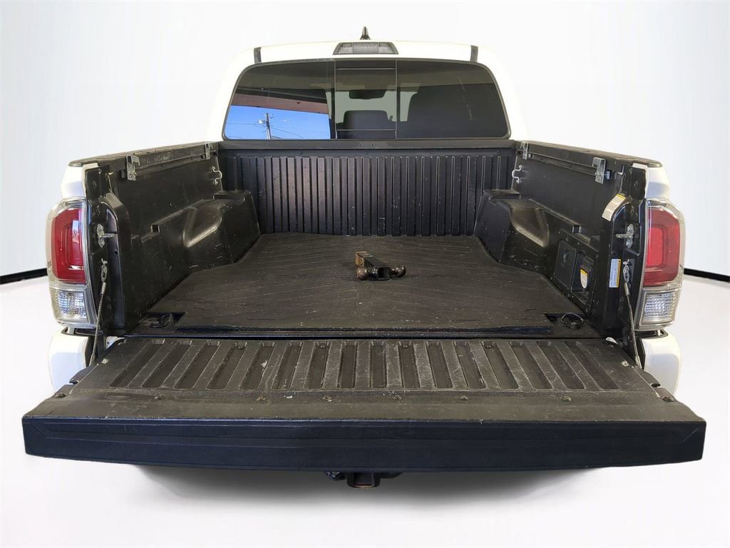 Used 2020 Toyota Tacoma TRD Sport image 14