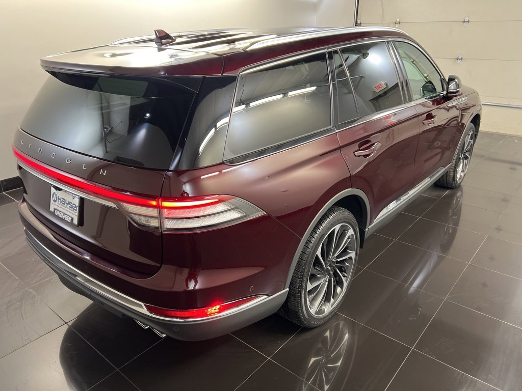 Used 2020 Lincoln Aviator Reserve w/ Equipment Group 202A image 6