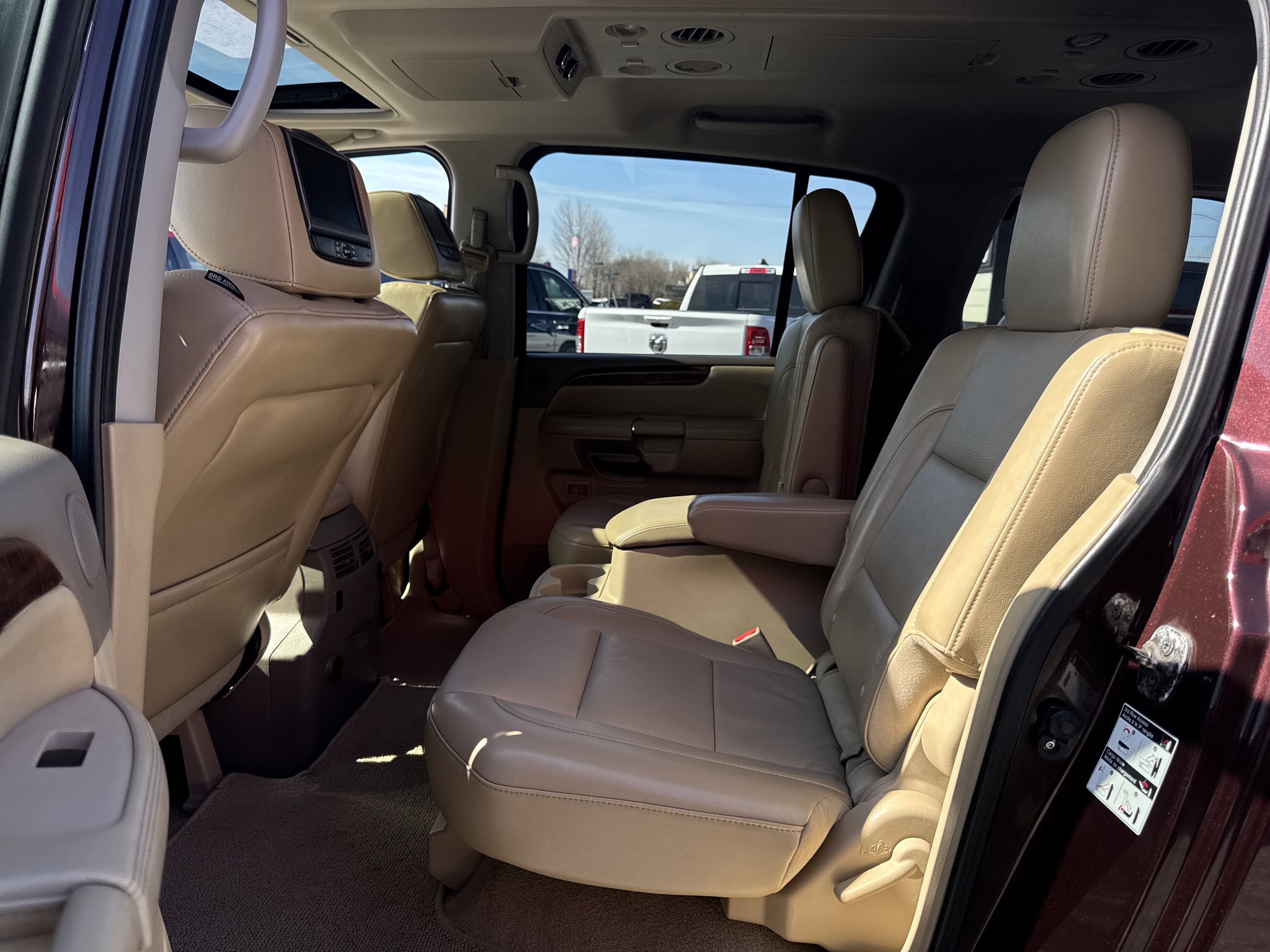 Used 2013 Nissan Armada Platinum image 36