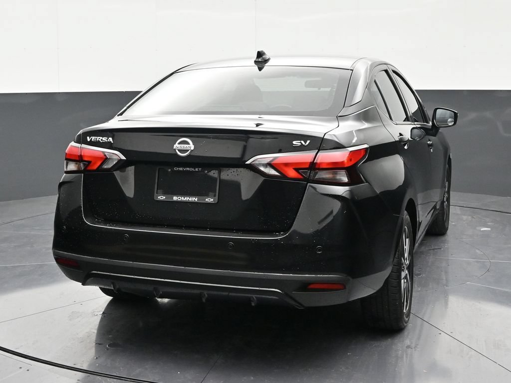 Used 2021 Nissan Versa SV FWD image 4