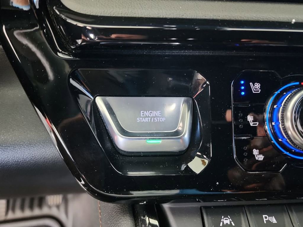 Certified 2023 GMC Sierra 1500 AT4 w/ AT4 Premium Package AWD/4WD image 17