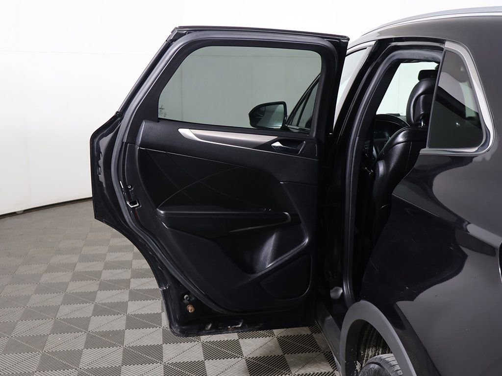 Used 2019 Lincoln MKC Premiere image 17