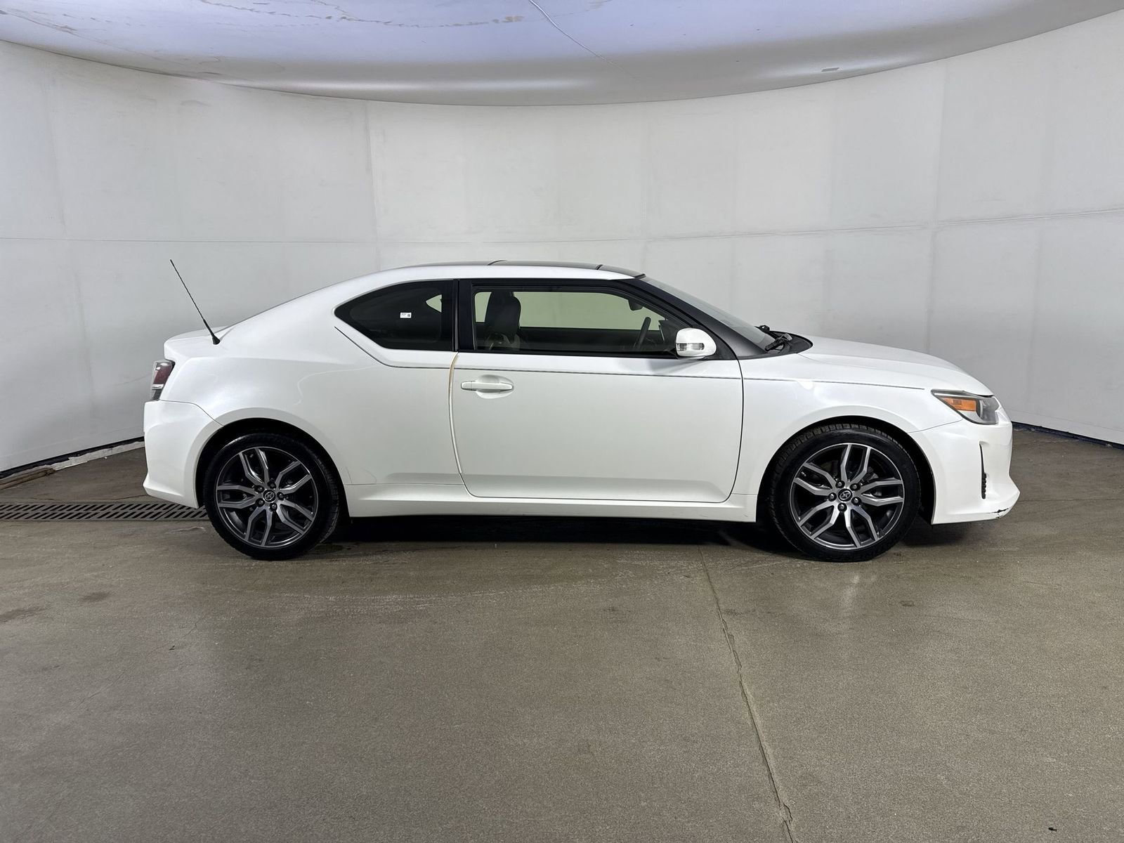 Used 2015 Scion tC image 34