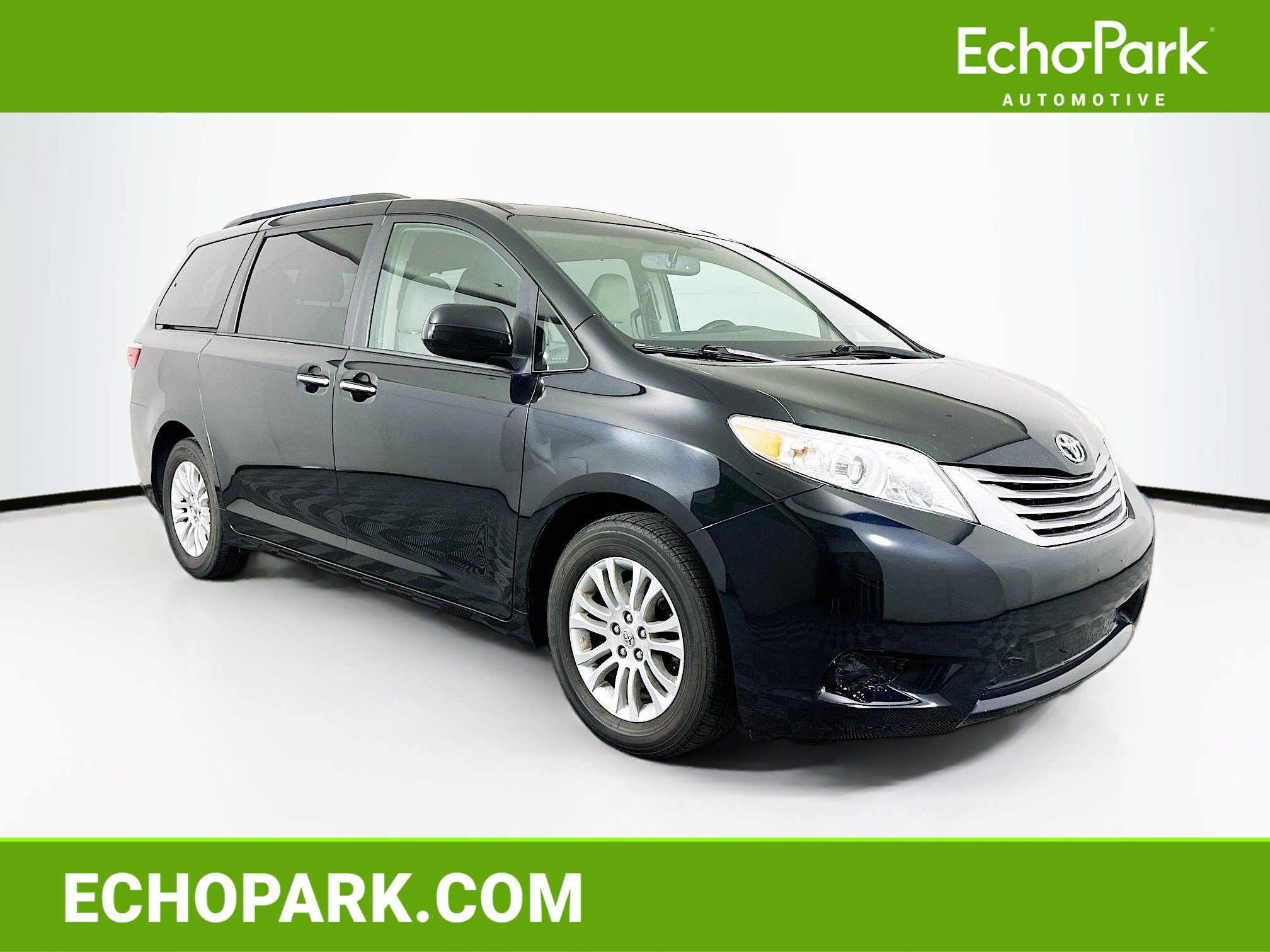 Used 2015 Toyota Sienna XLE FWD image 1