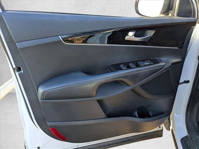 Used 2019 Kia Sorento L image 13