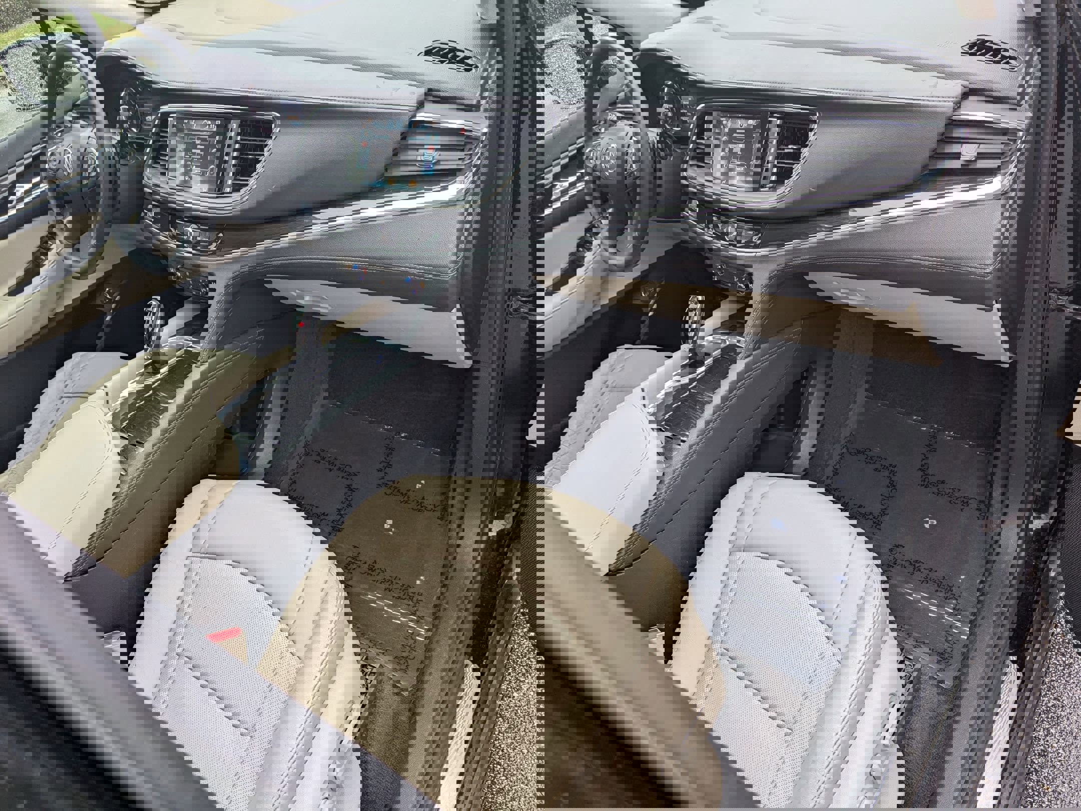 Used 2019 Buick Enclave Essence image 30