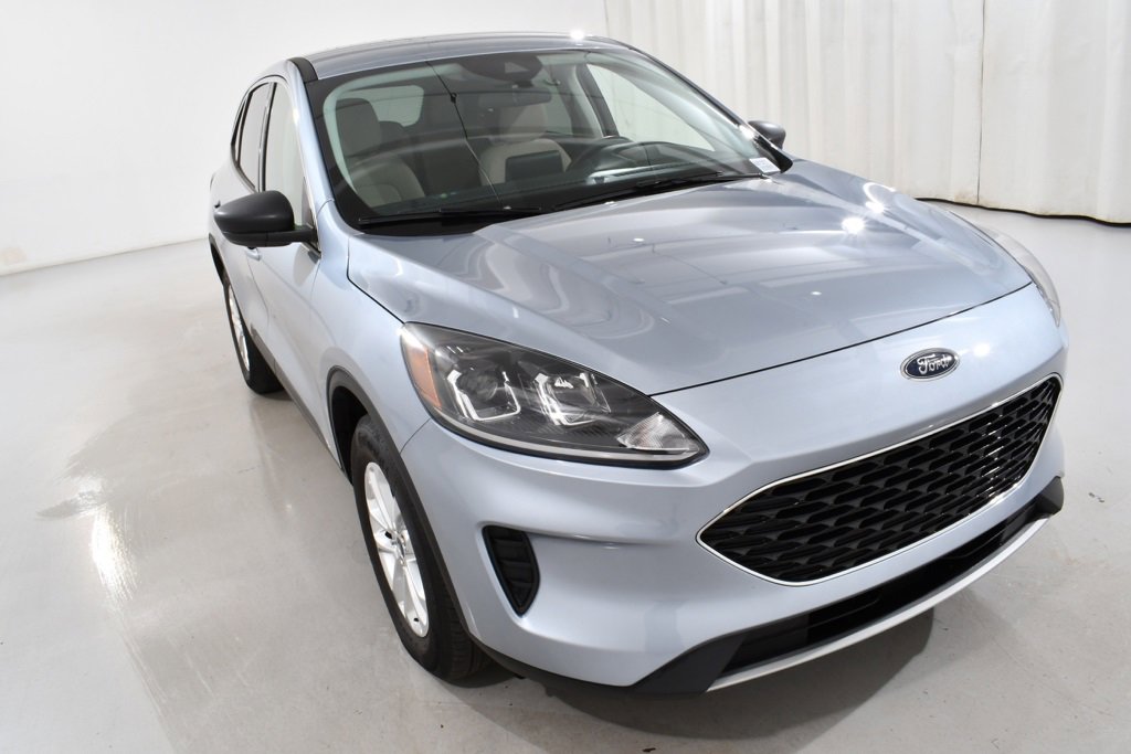 Used 2022 Ford Escape SE w/ Cold Weather Package image 4