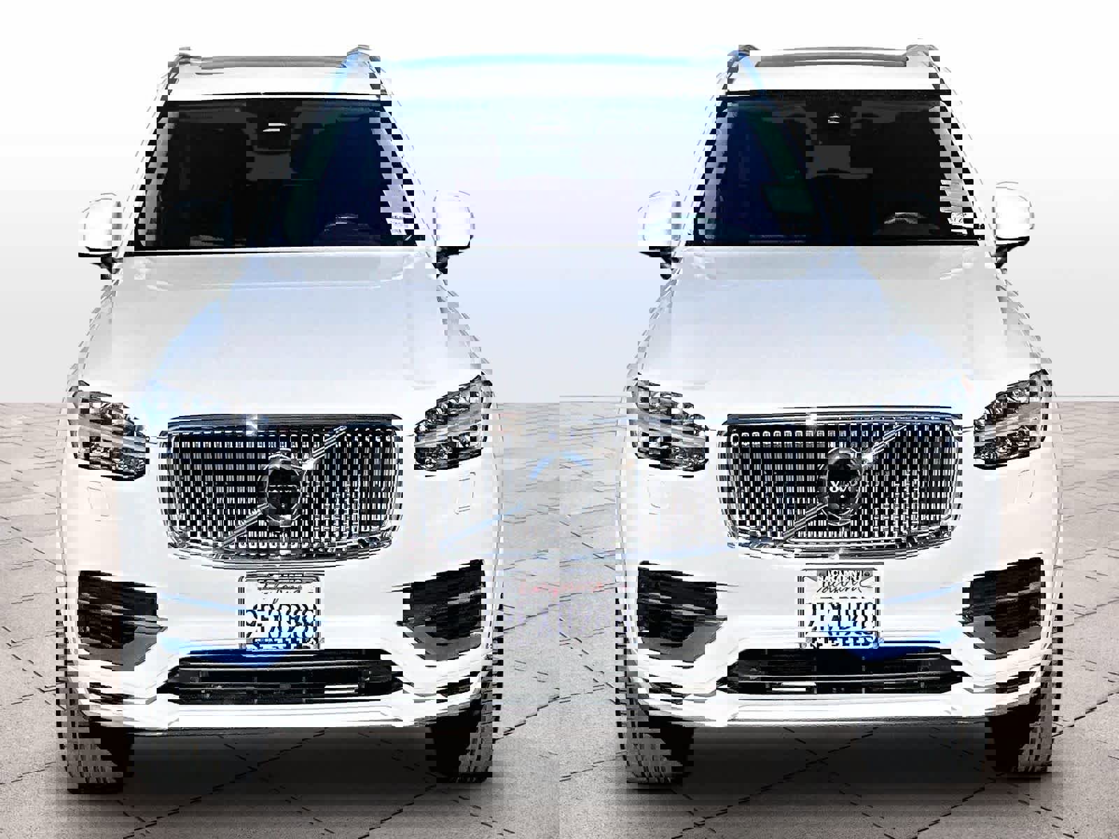 Used 2023 Volvo XC90 T8 Plus w/ Protection Package image 3