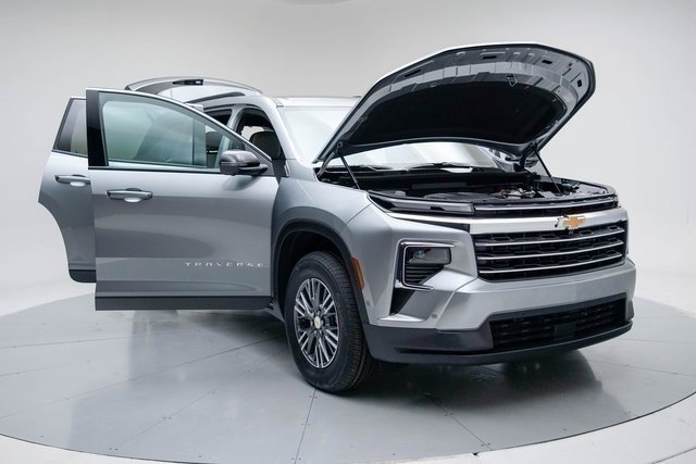 New 2026 Chevrolet Traverse LT w/ Enhanced Driving Package image 16