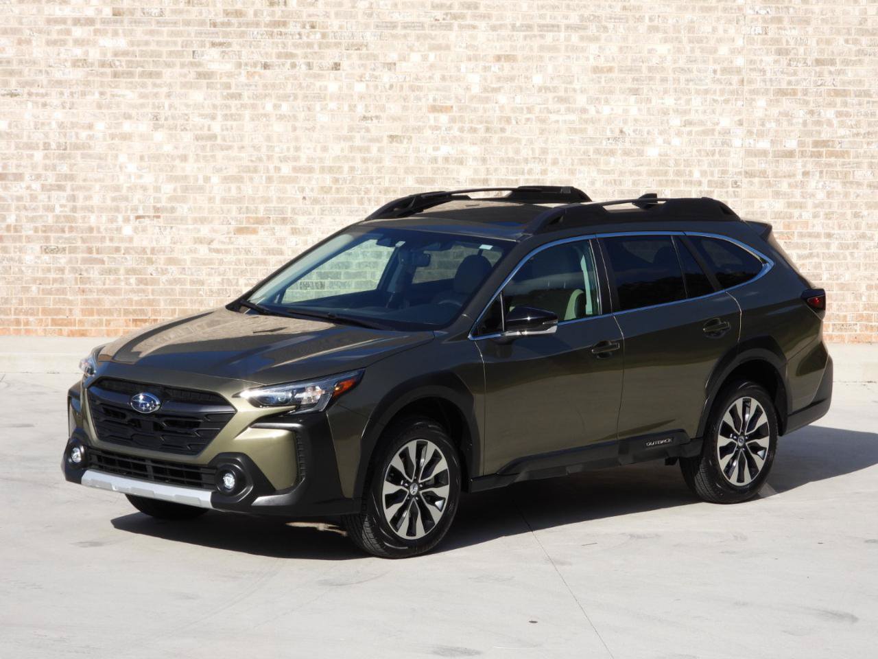 Used 2023 Subaru Outback Limited AWD/4WD image 25
