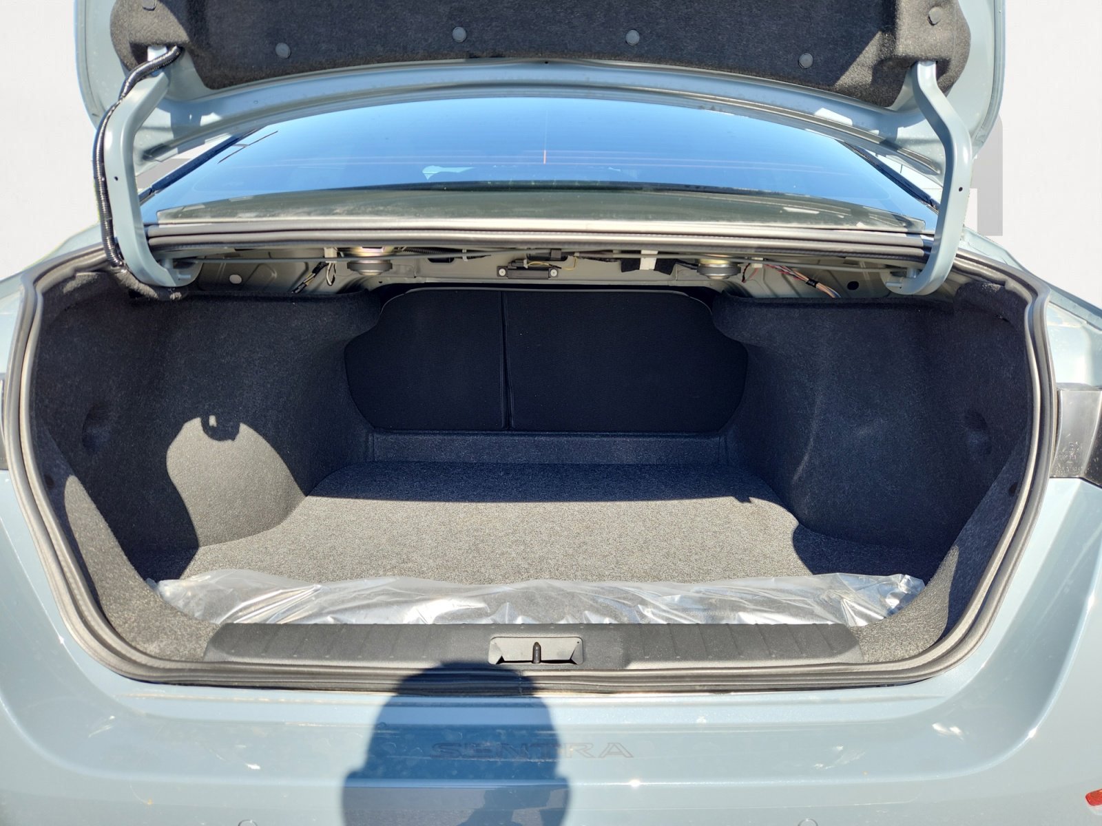 New 2025 Nissan Sentra SR image 13