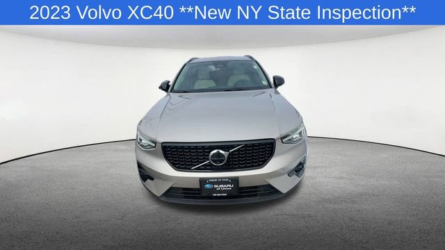 Used 2023 Volvo XC40 B5 Plus w/ Driver Assist Package image 3