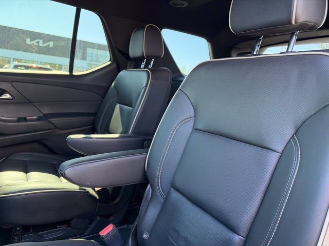 Used 2023 Chevrolet Traverse Premier FWD image 33