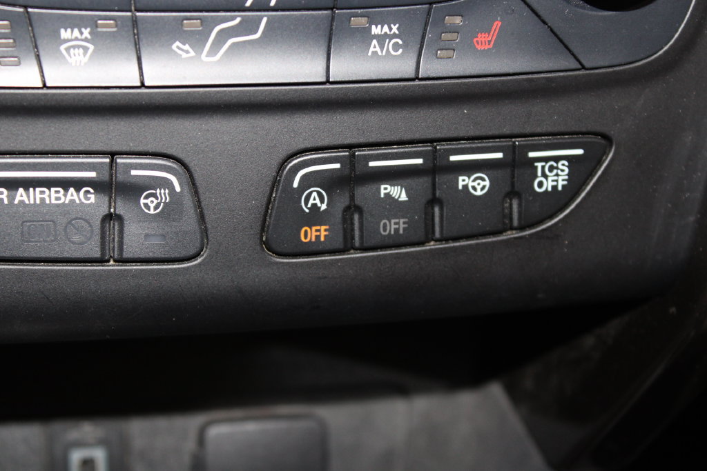 Used 2018 Ford Escape Titanium w/ Ford Safe & Smart Package AWD/4WD image 29