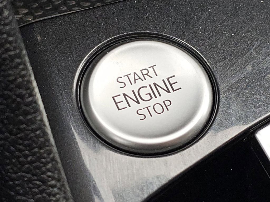 Used 2022 Volkswagen Tiguan SEL R-Line image 19