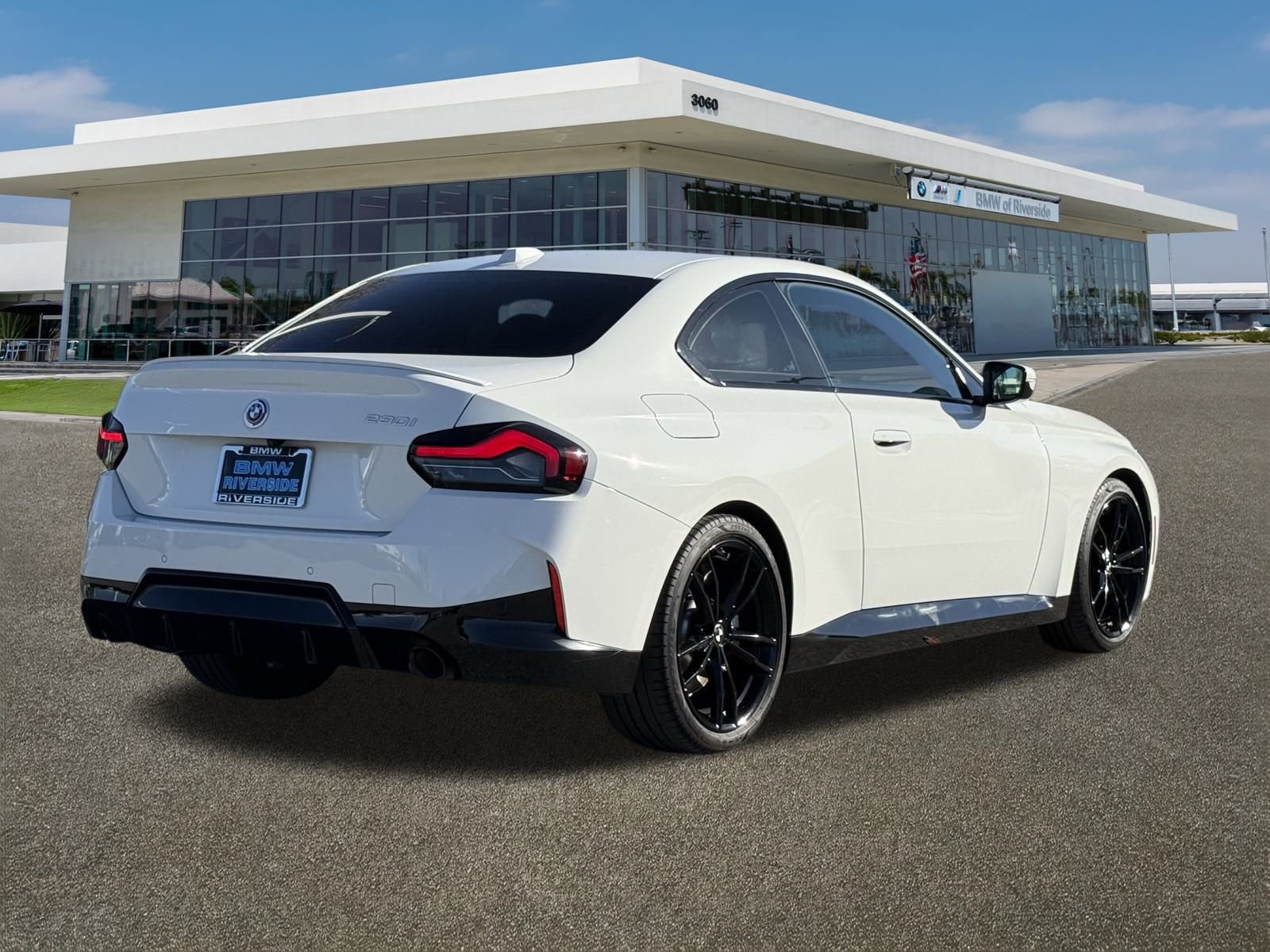 Used 2023 BMW 230i Coupe w/ M Sport Package image 10