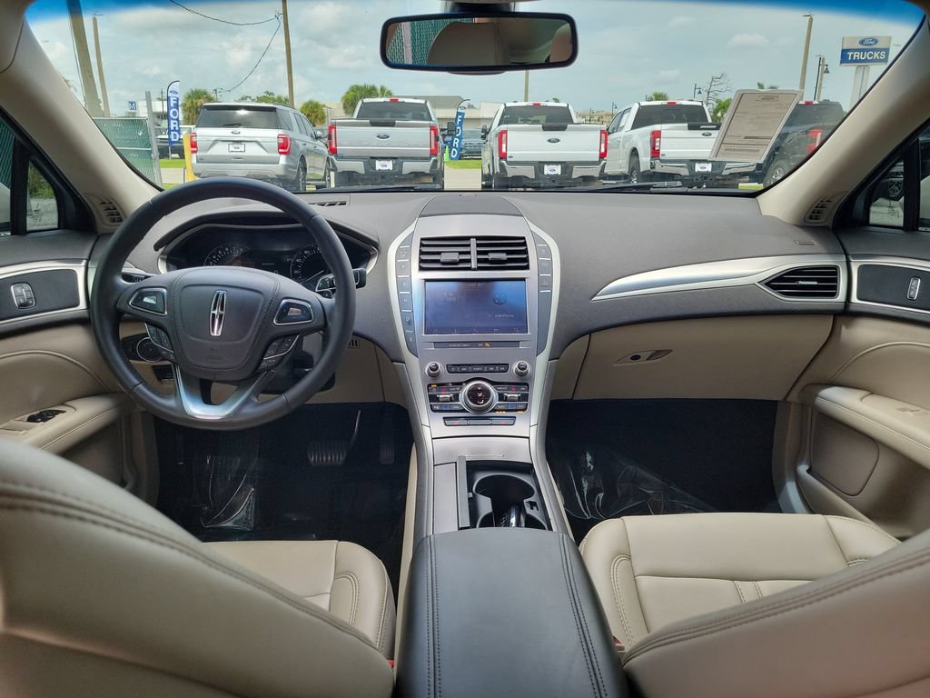 Used 2020 Lincoln MKZ FWD image 12