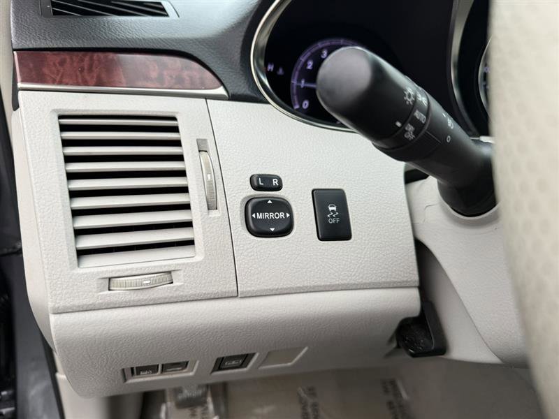 Used 2011 Toyota Avalon Limited FWD image 31