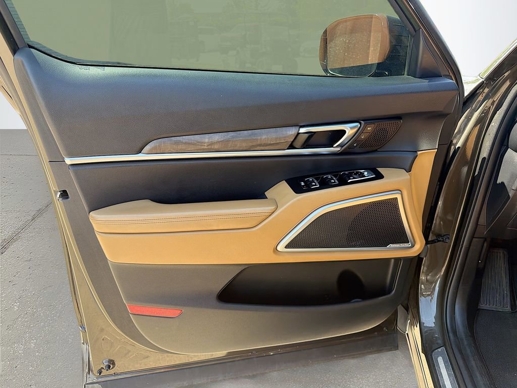 Used 2022 Kia Telluride SX w/ Towing Package FWD image 24