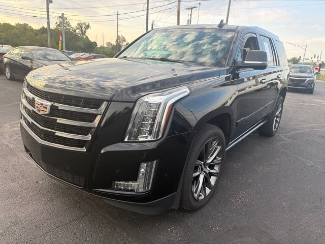 Used 2020 Cadillac Escalade Premium Luxury w/ Escalade Sport Edition AWD/4WD image 3