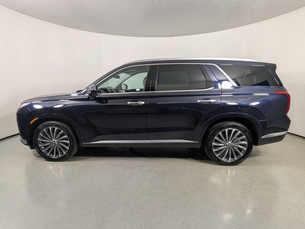 Used 2024 Hyundai Palisade Calligraphy image 4