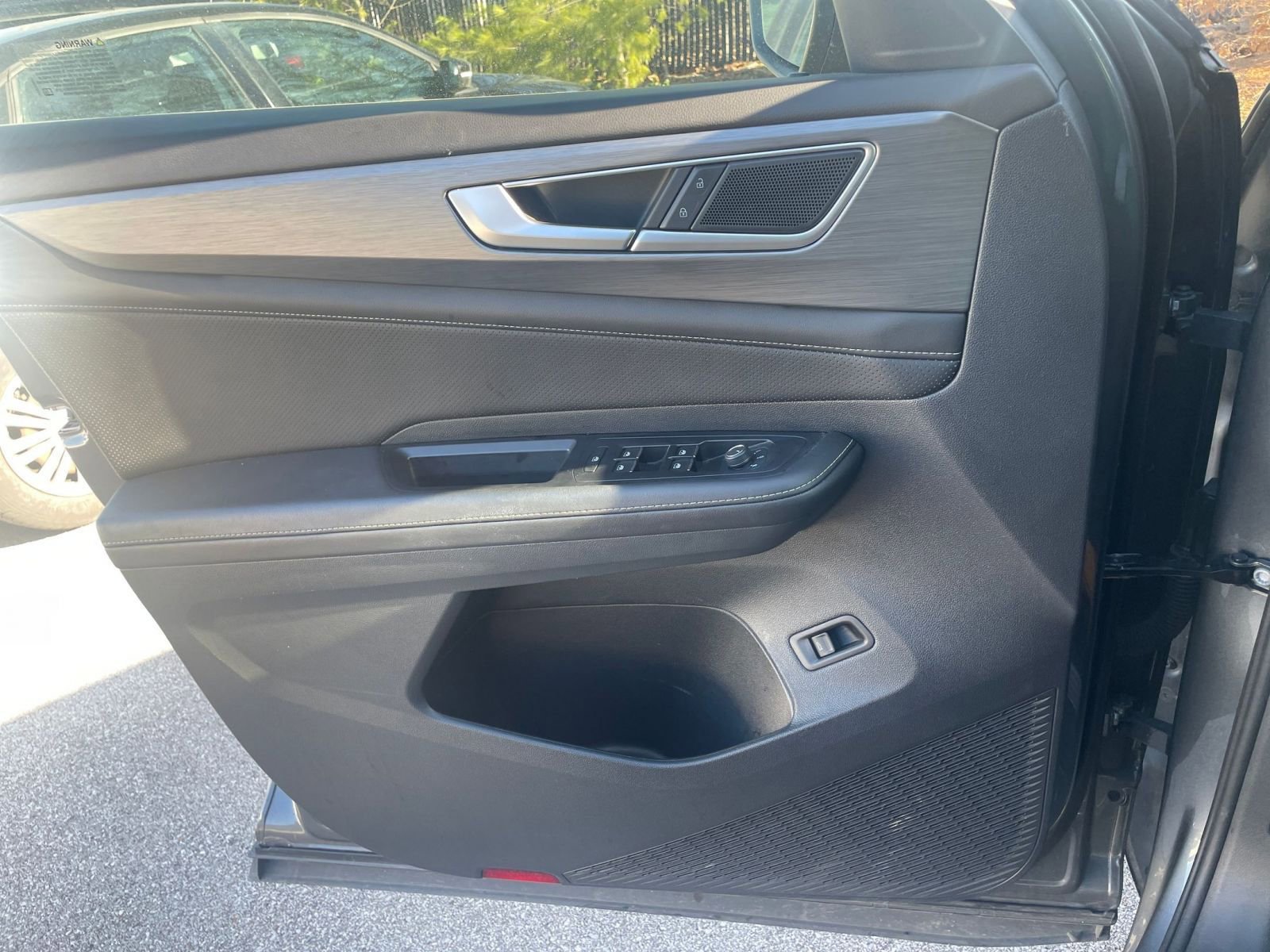 Used 2025 Volkswagen Atlas Cross Sport SE image 20