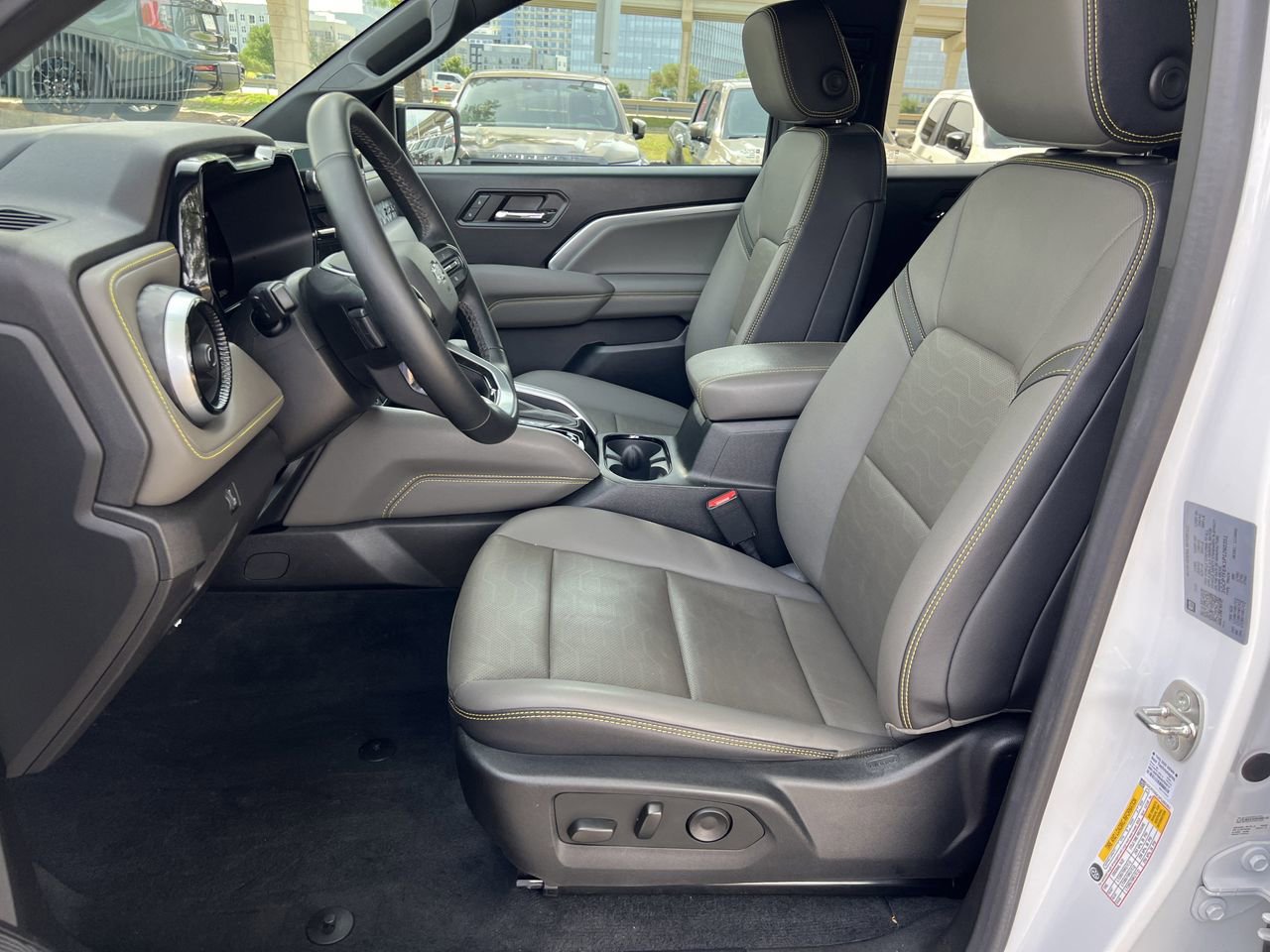 Used 2023 Chevrolet Colorado ZR2 w/ ZR2 Convenience Package III AWD/4WD image 25