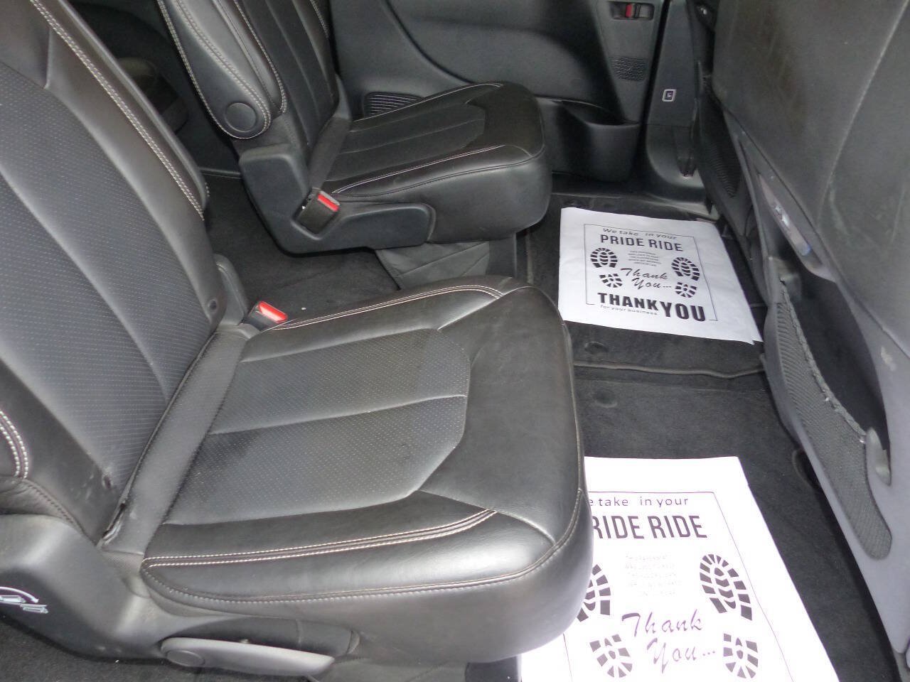 Used 2025 Chrysler Pacifica Select FWD image 30