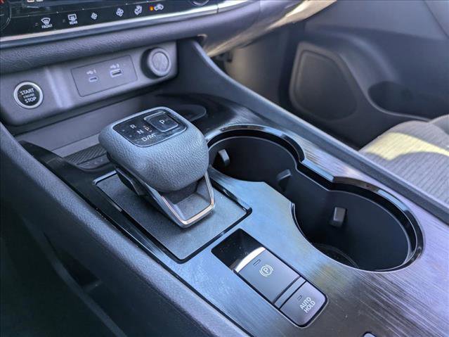 Used 2022 Nissan Rogue SV image 11