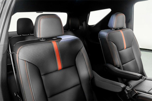 Used 2026 Chevrolet Traverse RS image 12