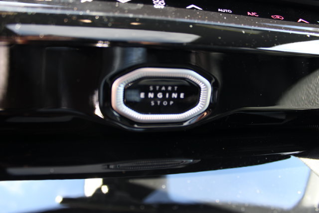 New 2027 Jeep Grand Cherokee Limited w/ Limited Altitude Package AWD/4WD image 18
