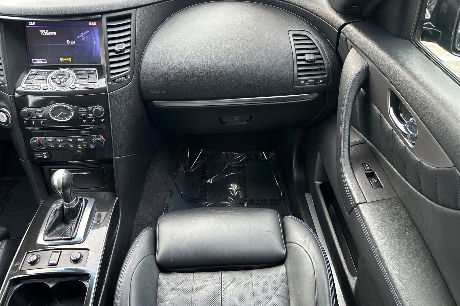 Used 2017 INFINITI QX70 AWD w/ Premium Package image 29