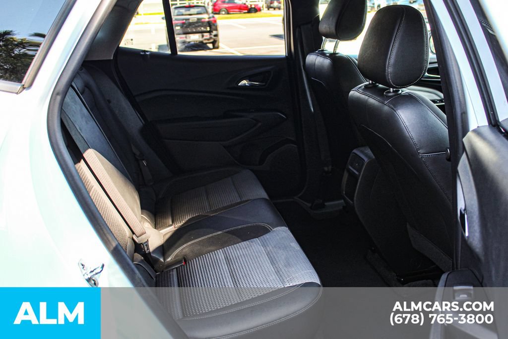Used 2025 Chevrolet Trax LT FWD image 18