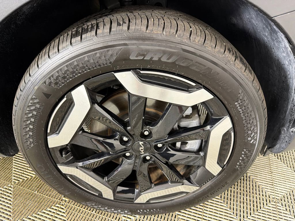 Used 2025 Kia Telluride S image 14