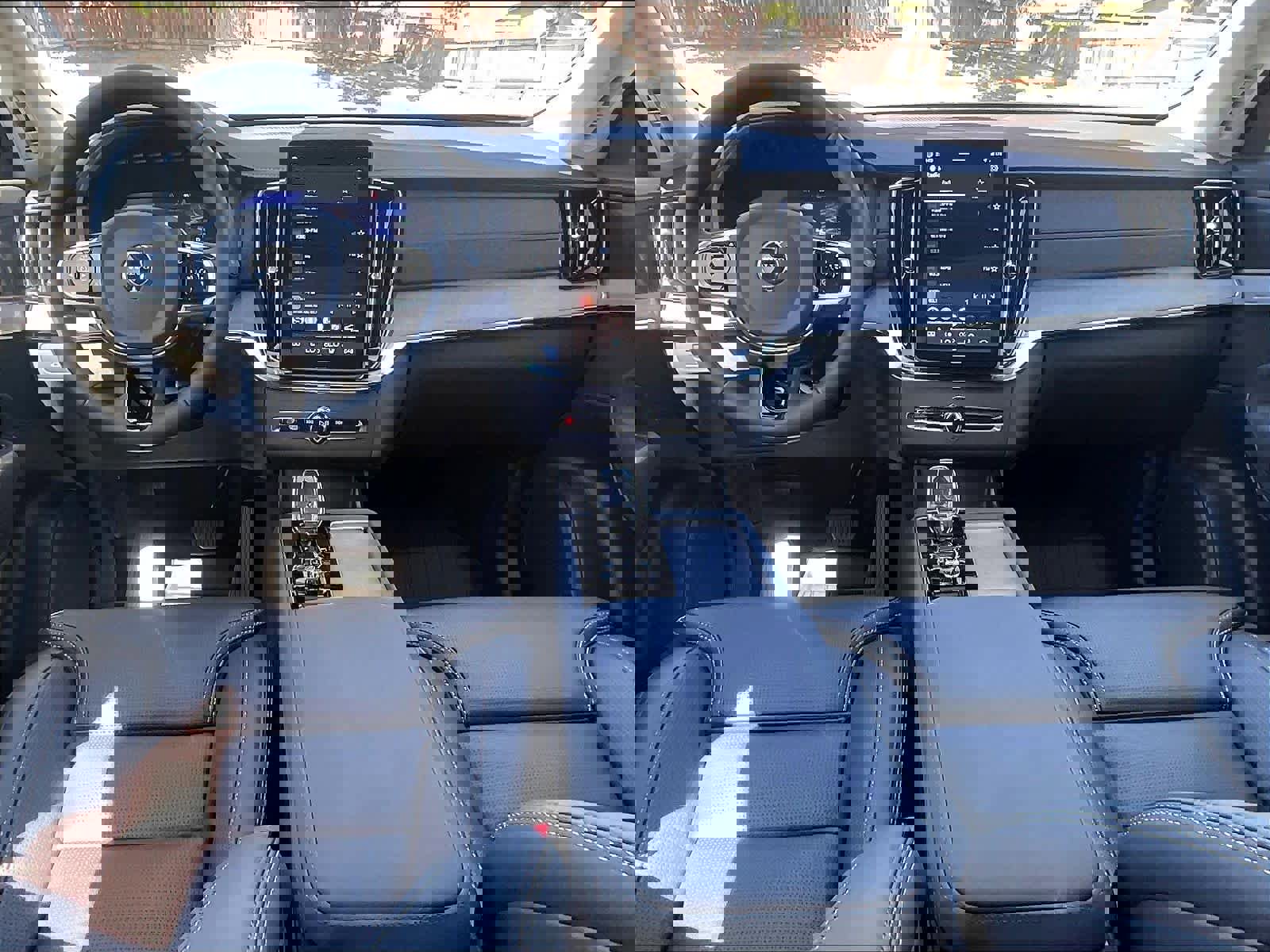 New 2026 Volvo XC90 T8 Ultra w/ Protection Package image 7