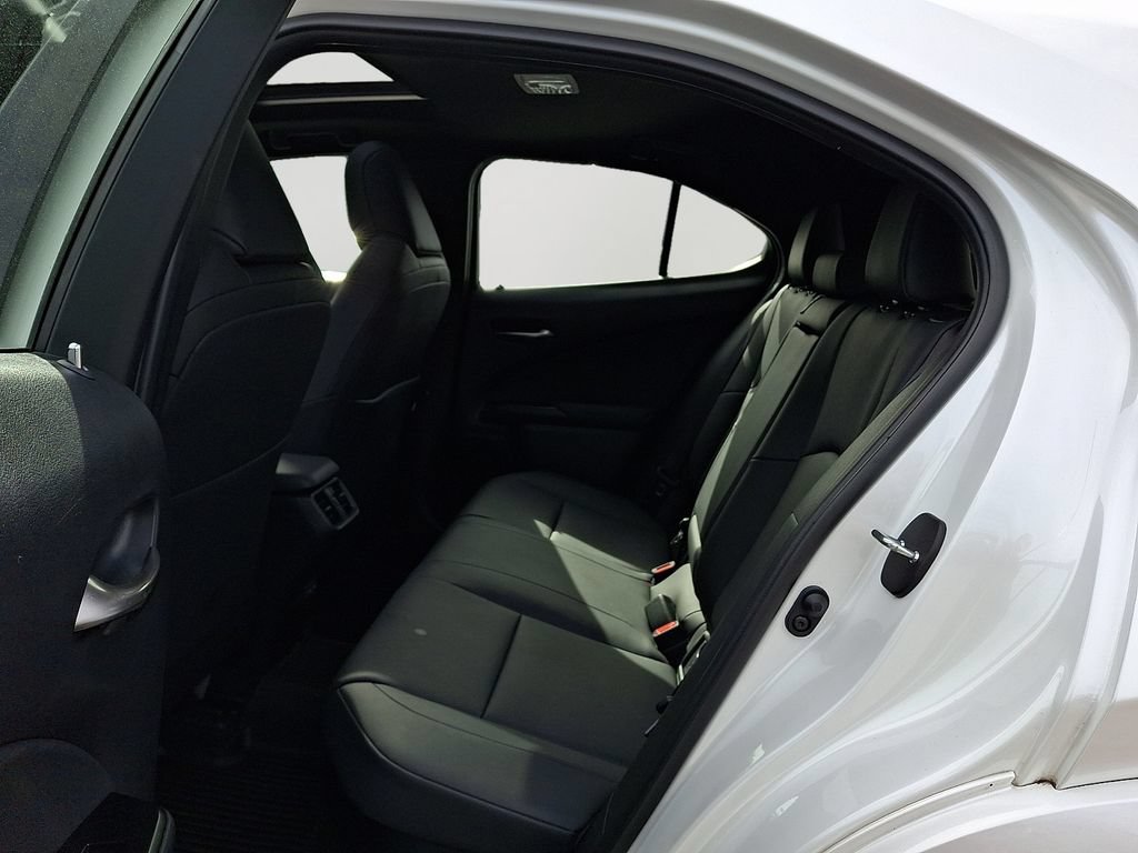 Used 2024 Lexus UX 250h AWD w/ Premium Package image 8