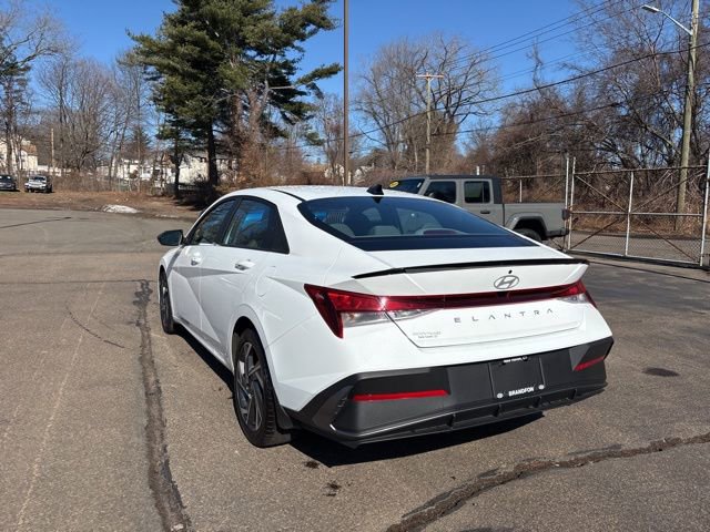 Certified 2025 Hyundai Elantra Sport image 4