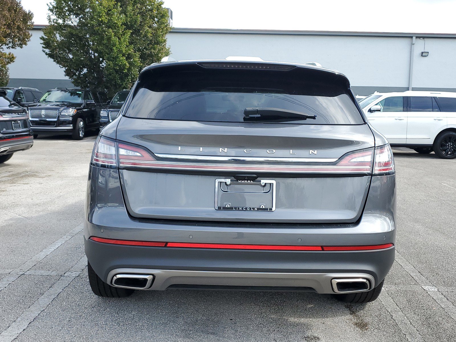 Used 2023 Lincoln Nautilus Reserve w/ Monochromatic Package image 5