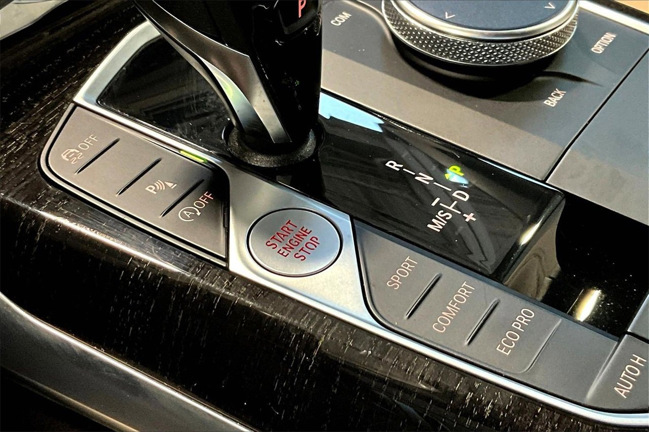 Used 2022 BMW 330i Sedan w/ Premium Package 2 image 26