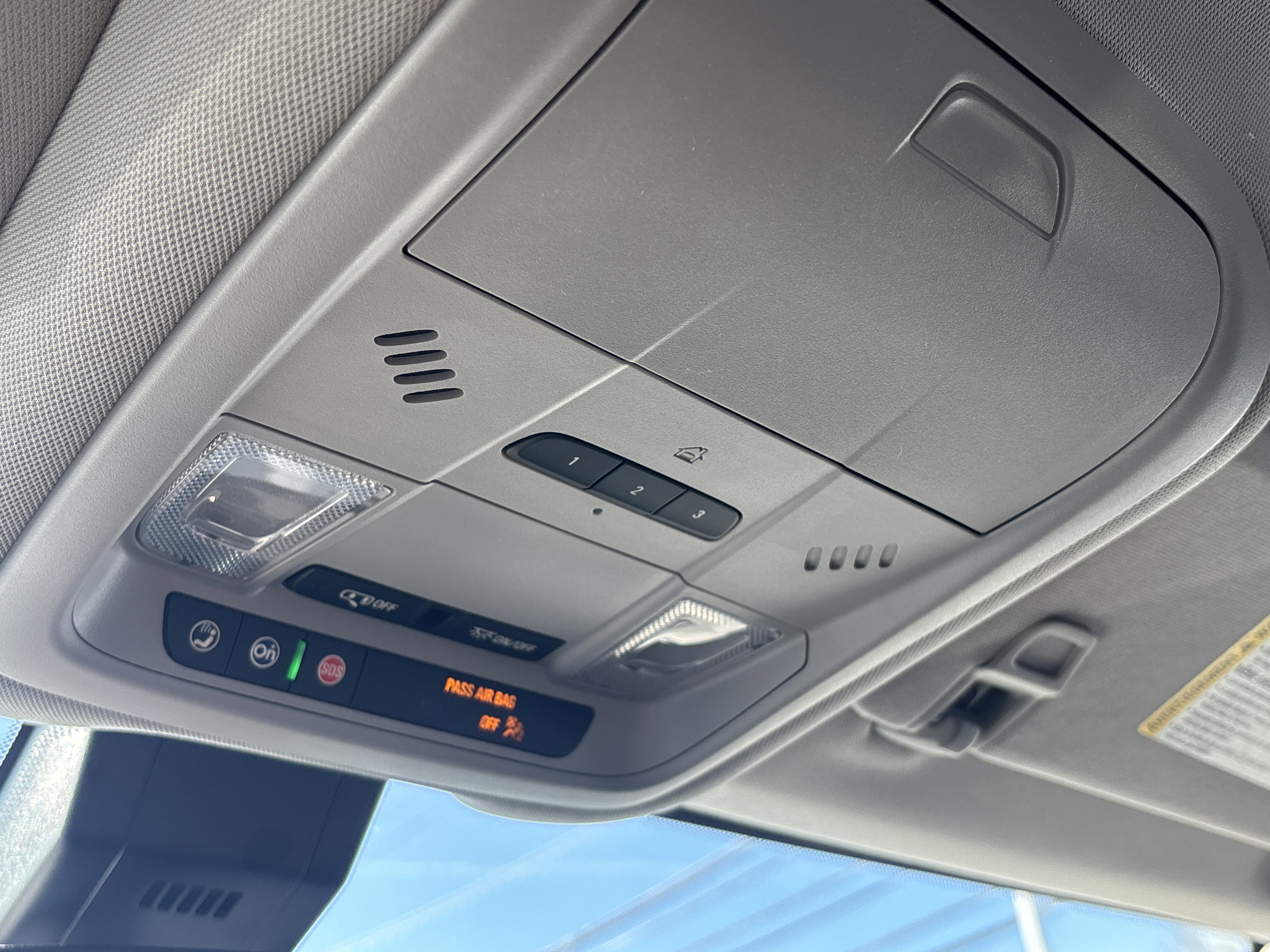 Used 2020 Chevrolet Equinox LT w/ Sport Edition image 31