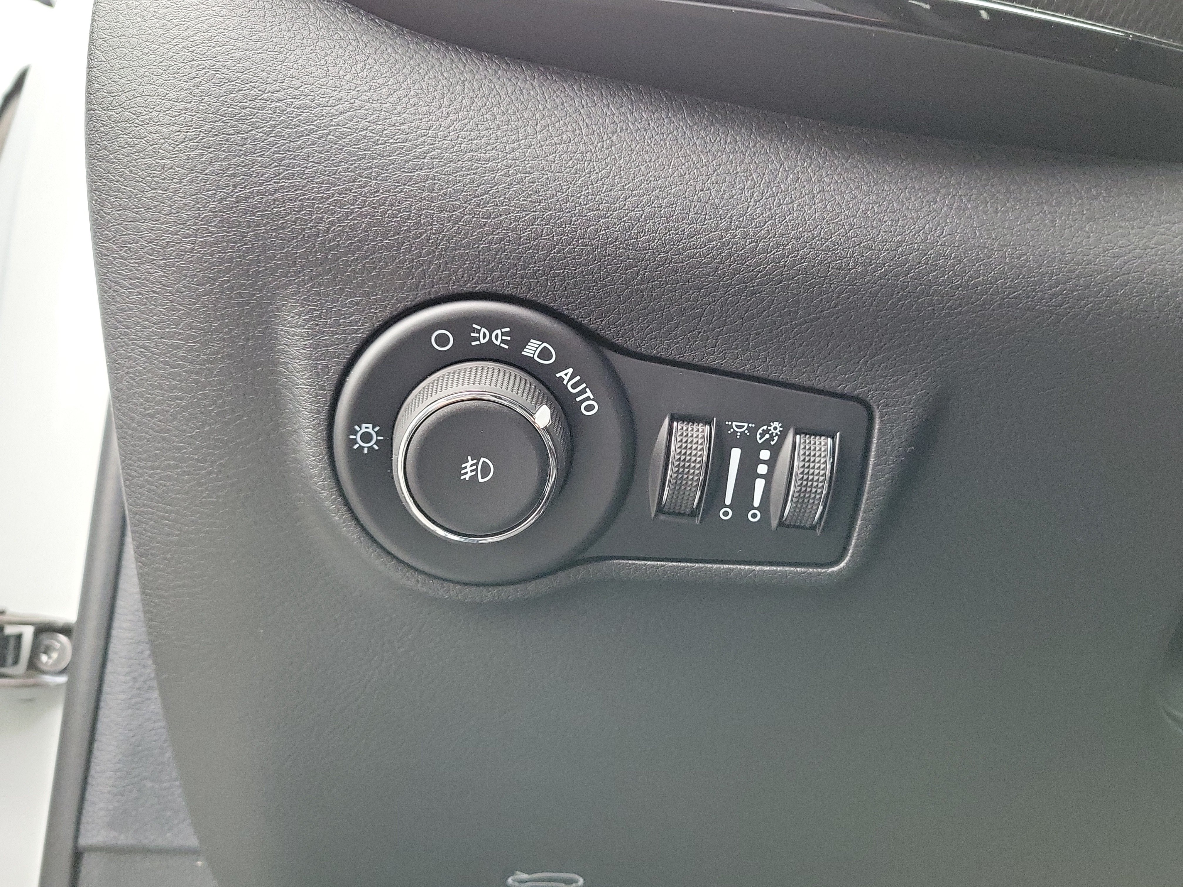 New 2026 Jeep Compass Latitude AWD/4WD image 19
