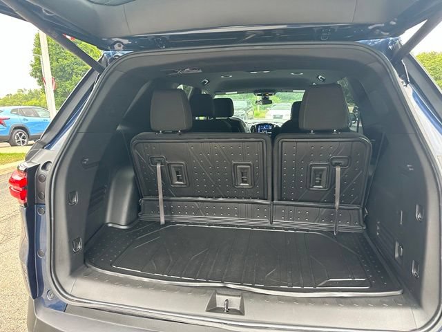 Used 2023 Chevrolet Traverse LT FWD image 26