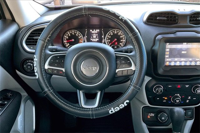 Used 2019 Jeep Renegade Latitude w/ Popular Equipment Group image 5