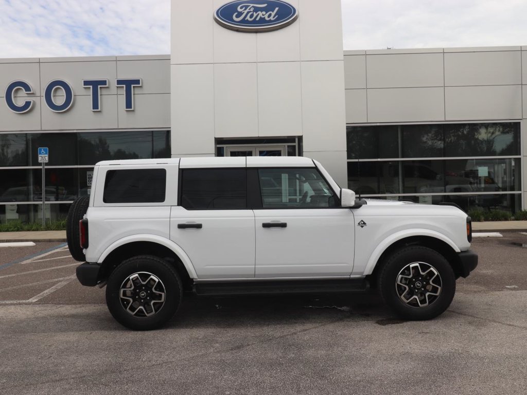 New 2026 Ford Bronco Outer Banks AWD/4WD image 16