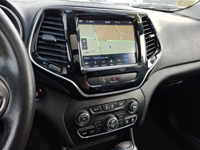 Used 2019 Jeep Cherokee Limited AWD/4WD image 23