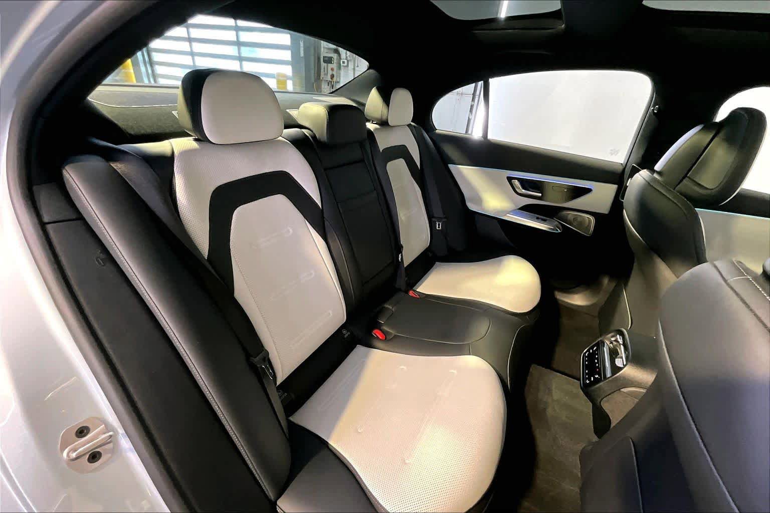 Used 2025 Mercedes-Benz E 53 AMG e 4MATIC Sedan image 20