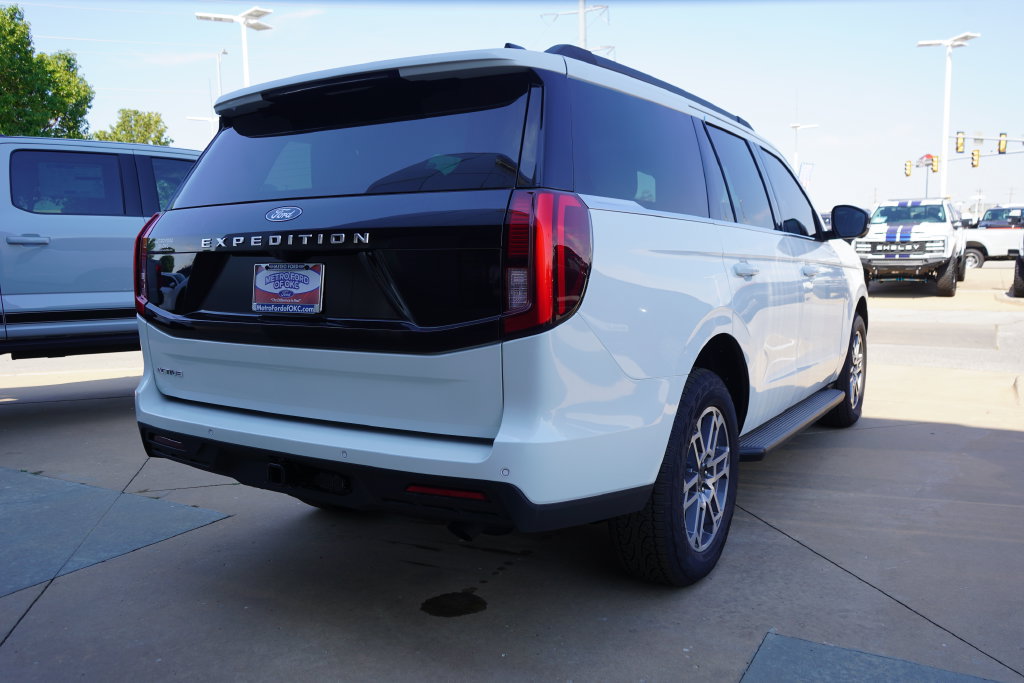 New 2026 Ford Expedition Active AWD/4WD image 12